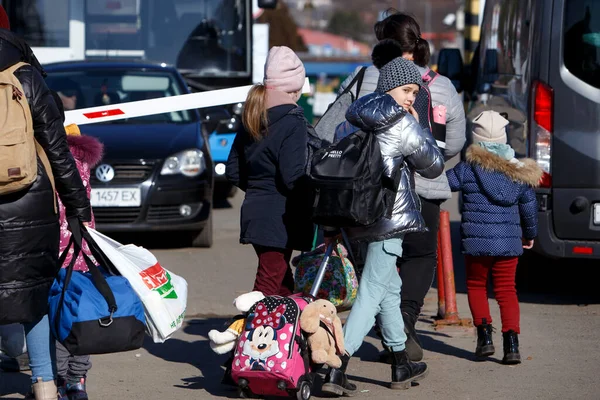 Uzhhorod Ukraine February Bruary 2022 Woman Children Picture Uzhhorod Vysne — 免费的图库照片