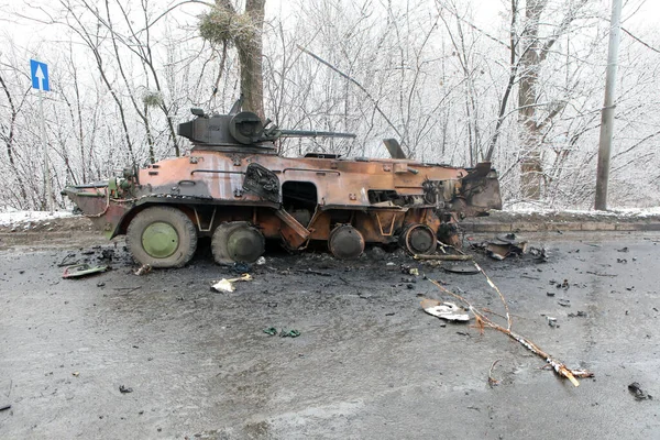 Kharkiv Ukraine Luty 2022 Uszkodzony Pojazd Wojskowy Przedmieściach Charkowa Północno — Darmowe zdjęcie stockowe