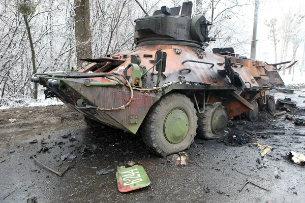 Kharkiv Ukraine Φεβρουαριου 2022 Ένα Κατεστραμμένο Στρατιωτικό Όχημα Απεικονίζεται Στο — Δωρεάν Φωτογραφία