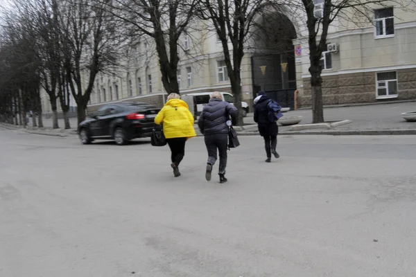 Dnipro Ukraine February 2022 People Runs Shelter First Civil Defence — Free Stock Photo