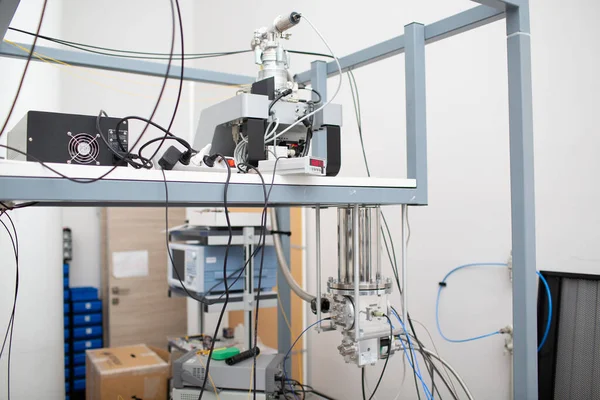 Einzelphotonendetektor im wissenschaftlichen Labor ohne Menschen — Stockfoto