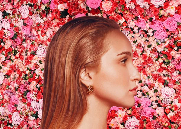 Jonge Kaukasische vrouw schoonheid profiel portret op roze en rode rozen bloemen muur achtergrond — Stockfoto