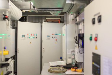 Elektronik santrali yönetmek için komuta merkezi kontrol paneli