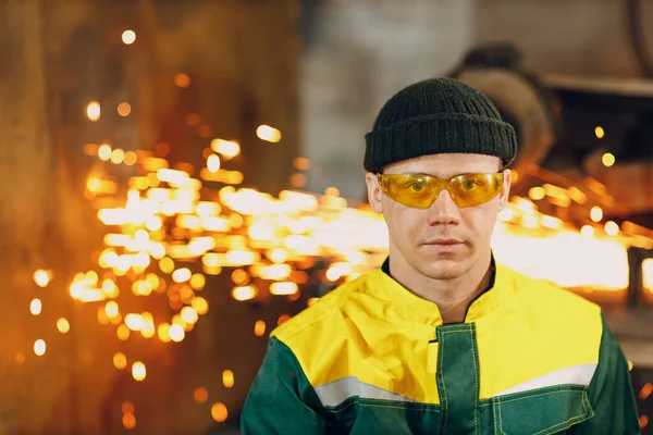 Portrait of man working Engineer Wearing Uniform, protective Glasses at Steel Factory Metal Construction Facility — Stok Foto