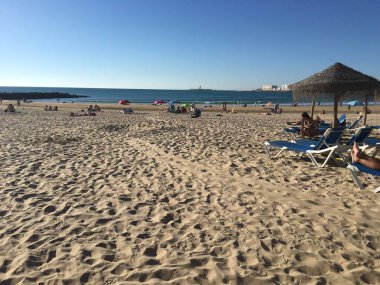 Cdiz ili, Andaluca 'nın en güzel plajları, ve muhtemelen İspanya' da, hayatın tadını çıkarabileceğiniz eşsiz, sakin, sakin bir çevrede..