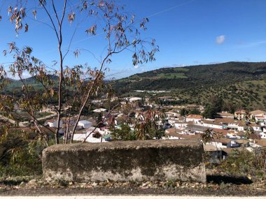 El Bosque Köyü, Cadiz vilayetinde. Klasik kasaba Dağları var. 