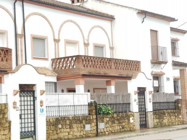 Cadiz dağlarında güzel bir kasaba olan 