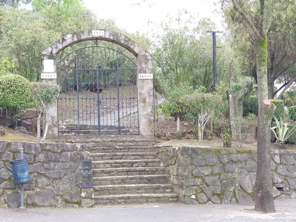 Cadiz dağlarında güzel bir kasaba olan 