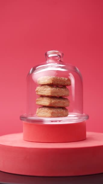 Close Puff Pastry Biscuits Rotate Stand Glass Cloche — Stock Video