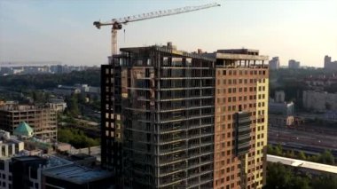 Yazın Kyiv 'in panoraması. yüksek binalar