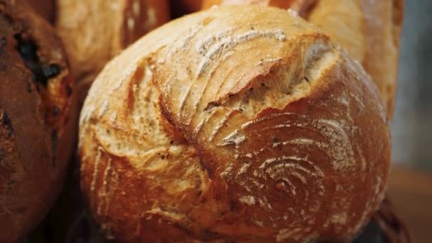 Çıtır Çıtır Altın Kahverengi Ekmek — Stok video