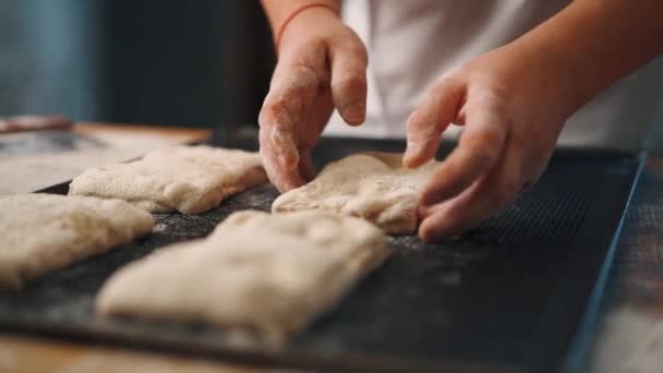 Hombre Amasando Masa Con Las Manos Para Hacer Pan Cocina — Vídeos de Stock