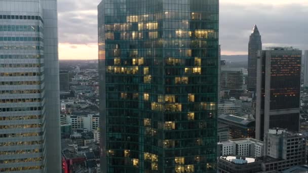 Luchtfoto Kantoorwolkenkrabber Het Hart Van Frankfurt Europa — Stockvideo