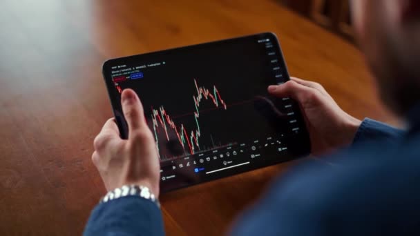 Businessman Checking Bitcoin Price Chart Digital Exchange Mobile Phone Screen — Vídeo de stock