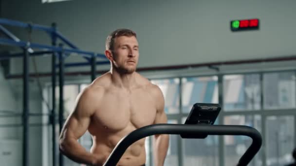 Male Athlete Athlete Doing Cardio Training Treadmill Bodybuilder — Vídeo de stock