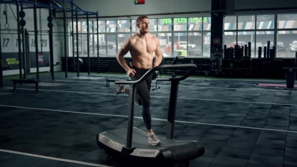 Male Athlete Athlete Doing Cardio Training Treadmill Bodybuilder — Wideo stockowe