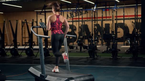 Woman Athlete Athlete Engaged Cardio Training Treadmill Thin Sports Girl — ストック動画