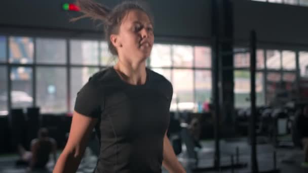 Young Woman Athlete Trains Cardio Jump Rope Cardio Training — Video Stock
