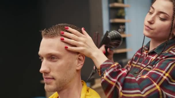 Barbershop Woman Barber Shows Haircut Man Client Result Work — Stock videók