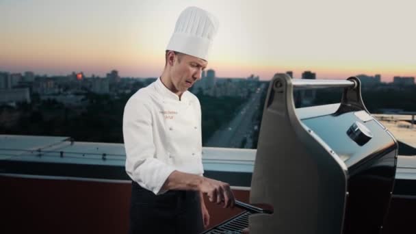 Professional Chef Prepares Barbecue Rooftop Skyscraper Expensive Restaurant Party — Videoclip de stoc