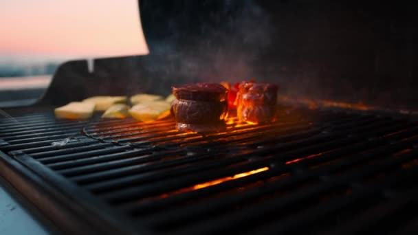 Bbq Close Filet Mignon Steak Grilled Vegetables Cooking Fire Cooking — Vídeo de Stock