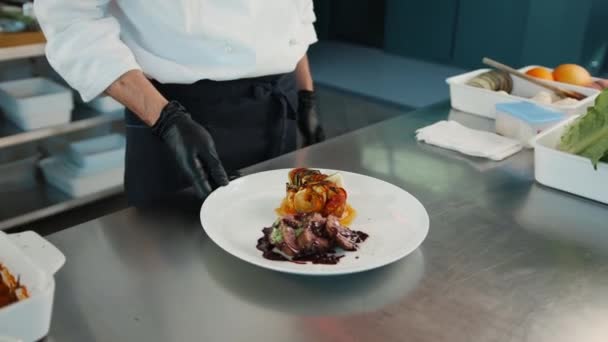 Filet Mignon Ratatouille Plate Serving Dish Restaurant — Vídeos de Stock