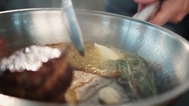 Close Filet Mignon Thyme Being Cooked Frying Pan — Vídeo de stock