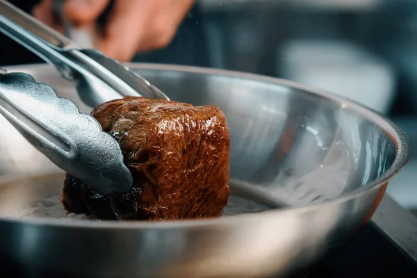 Professional Restaurant Kitchen Close Male Chef Preparing Filet Mignon Frying — Stok fotoğraf