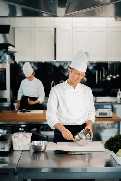 Professional Restaurant Kitchen Chefs Prepare Delicious Dish — Stok fotoğraf