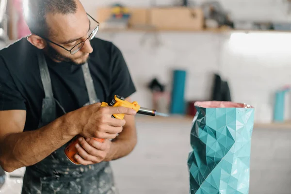 Close Artisan Sculptor Artist Creates Handmade Vase His Workshop — 스톡 사진
