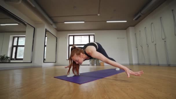 Athletic Woman Doing Yoga Health Girl Lotus Position Folds Her — Vídeo de Stock