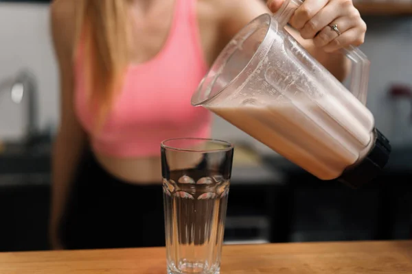 Curvy Women Make Protein Shake Fitness Health Bar Gym — Fotografia de Stock