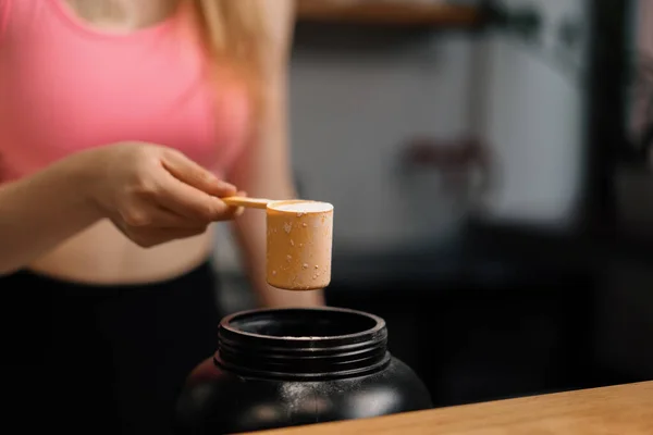 Curvy Women Make Protein Shake Fitness Health Bar Gym — Stock Photo, Image