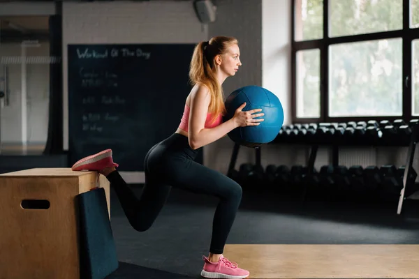 Athletic Girl Doing Workout Exercise Lunges Ball Gym — Stockfoto