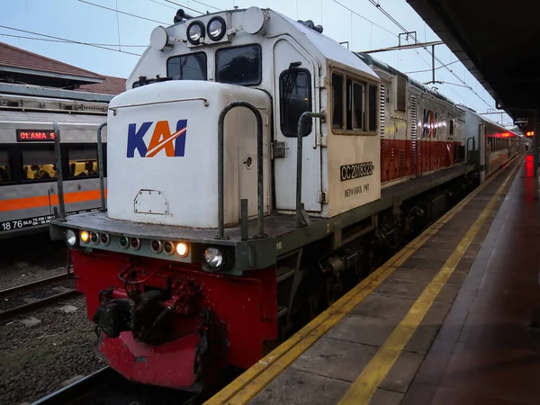 Indonesiska Kai Tåg Vagn Foto Tåg Stationen — Stockfoto