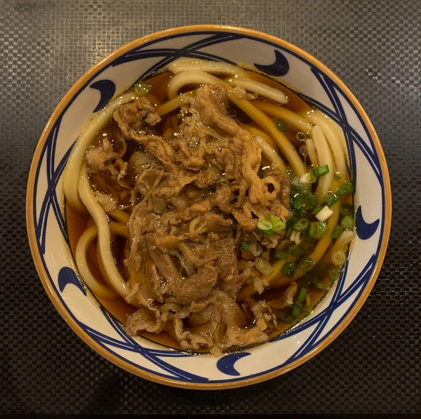 Японская Еда Удон Нарезанной Говядиной — стоковое фото