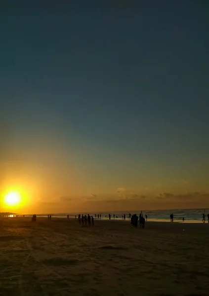 Západ Slunce Pláži Vytváří Krásnou Siluetu — Stock fotografie