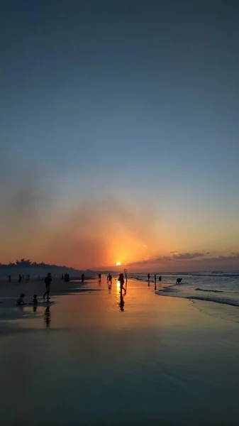 Por Sol Praia Faz Uma Bela Silhueta — Fotografia de Stock