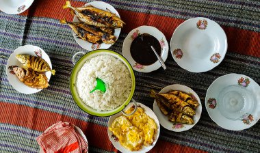 Gili Raja Adası 'nın temel gıdası olan balık, Sumenep Regency, Doğu Java