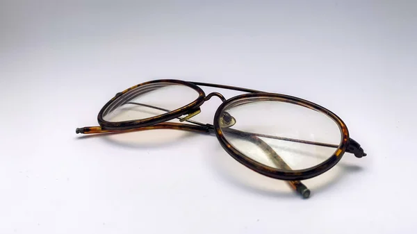 Gestreepte Brillen Met Een Witte Achtergrond Deze Bril Wordt Meestal — Stockfoto