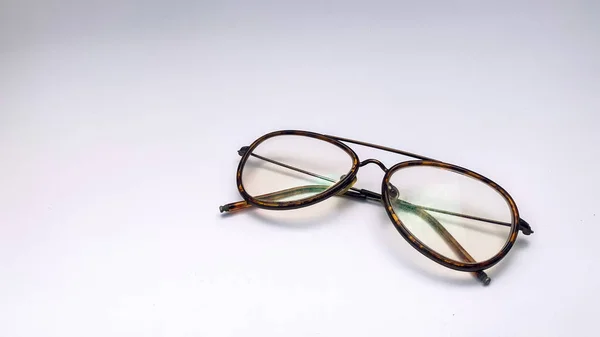 Óculos Listrados Com Fundo Branco Estes Óculos São Geralmente Usados — Fotografia de Stock