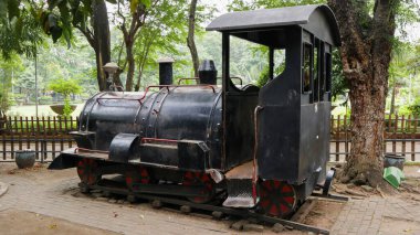 Kullanılmayan tren şehir parkında bir süs olarak kullanılıyor.