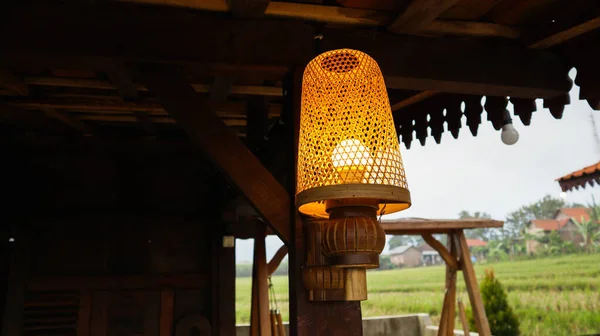 Lampu Taman Yang Sudah Menyala Malam Hari Angkringan Cak Klithik — Stok Foto