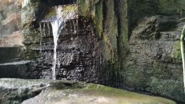 Evde yapay şelale dekorasyonu