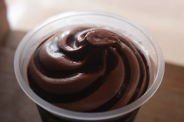 Close Delicious Dessert Chocolate Cream — Stock Photo, Image