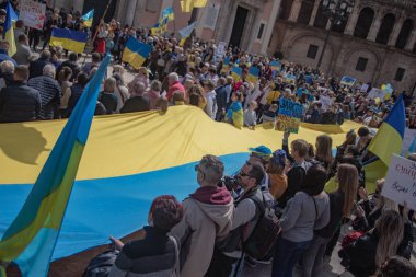 İspanya meydanında Ukrayna protestosu