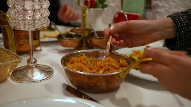 Putting Some Side Dish Plate — Vídeos de Stock