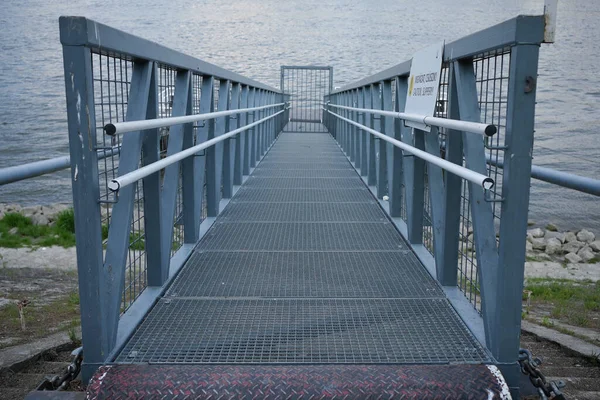 Bridge Leading Gate River Dock — 스톡 사진
