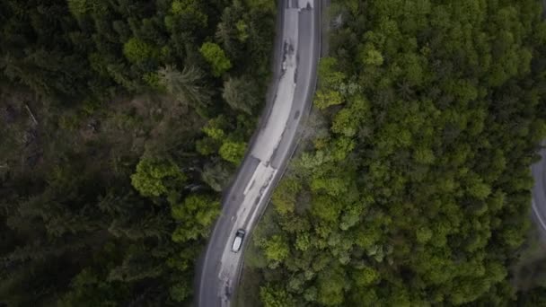 Aerial, drone shot, following a camper van and a trailer, driving on a road, near Tatras Mountains, in Slovakia. — Vídeo de stock