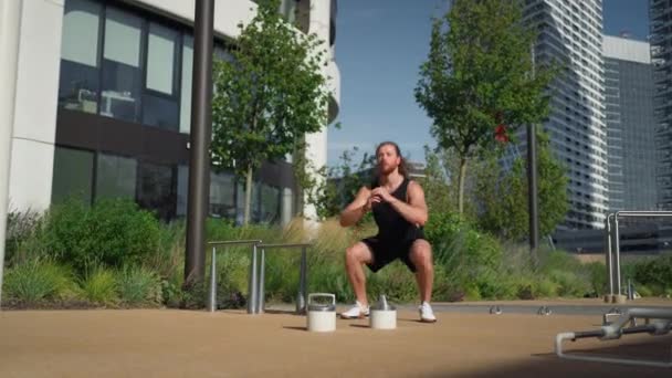 Strong Muscular Caucasian Man Sportive Clothes Doing Squats While Exercising — Vídeo de stock